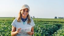 Julia Daum in the field_1