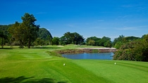 Campo de golf verde con lago BASF Argentina Campo de golf verde con lago BASF Argentina