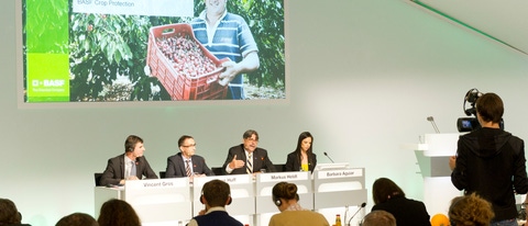 foto de una conferencia de BASF