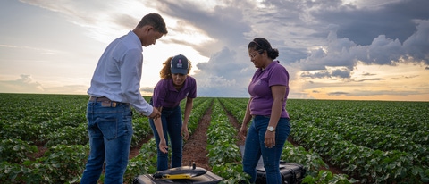 xarvio Agro Experts provides on-the-ground support to Brazilian farmers using xarvio FIELD MANAGER and compatible technologies, including drones, through local agronomic consultancies. xarvio Agro Experts provides on-the-ground support to Brazilian farmers using xarvio FIELD MANAGER and compatible technologies, including drones, through local agronomic consultancies.