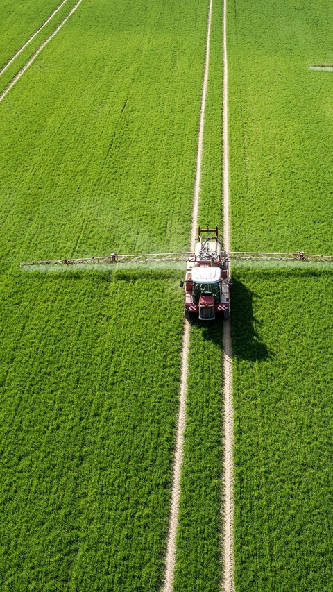 Digitalization has the potential to make an important contribution to increasing productivity in agriculture. BASF is therefore further advancing its digital technologies together with innovations across its whole portfolio. This allows farmers to achieve better yield on existing arable land, while supporting biodiversity preservation.  [Reproduction for press purposes free of charge with credit “Picture: Bosch”]