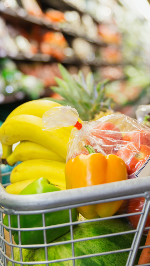Shopping cart with food